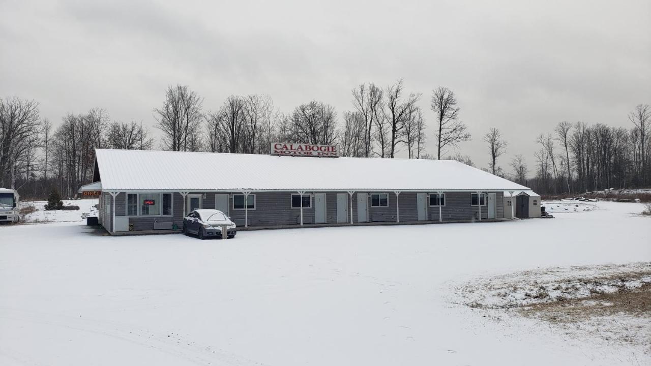 Calabogie Motor Inn Exterior foto