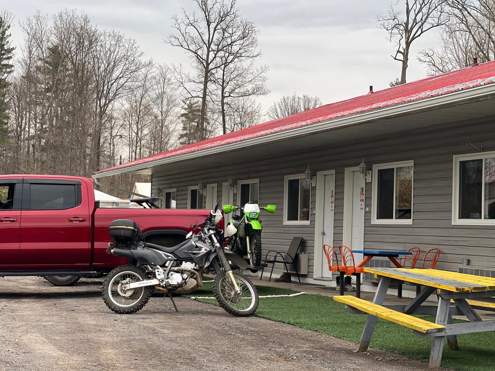 Calabogie Motor Inn Exterior foto